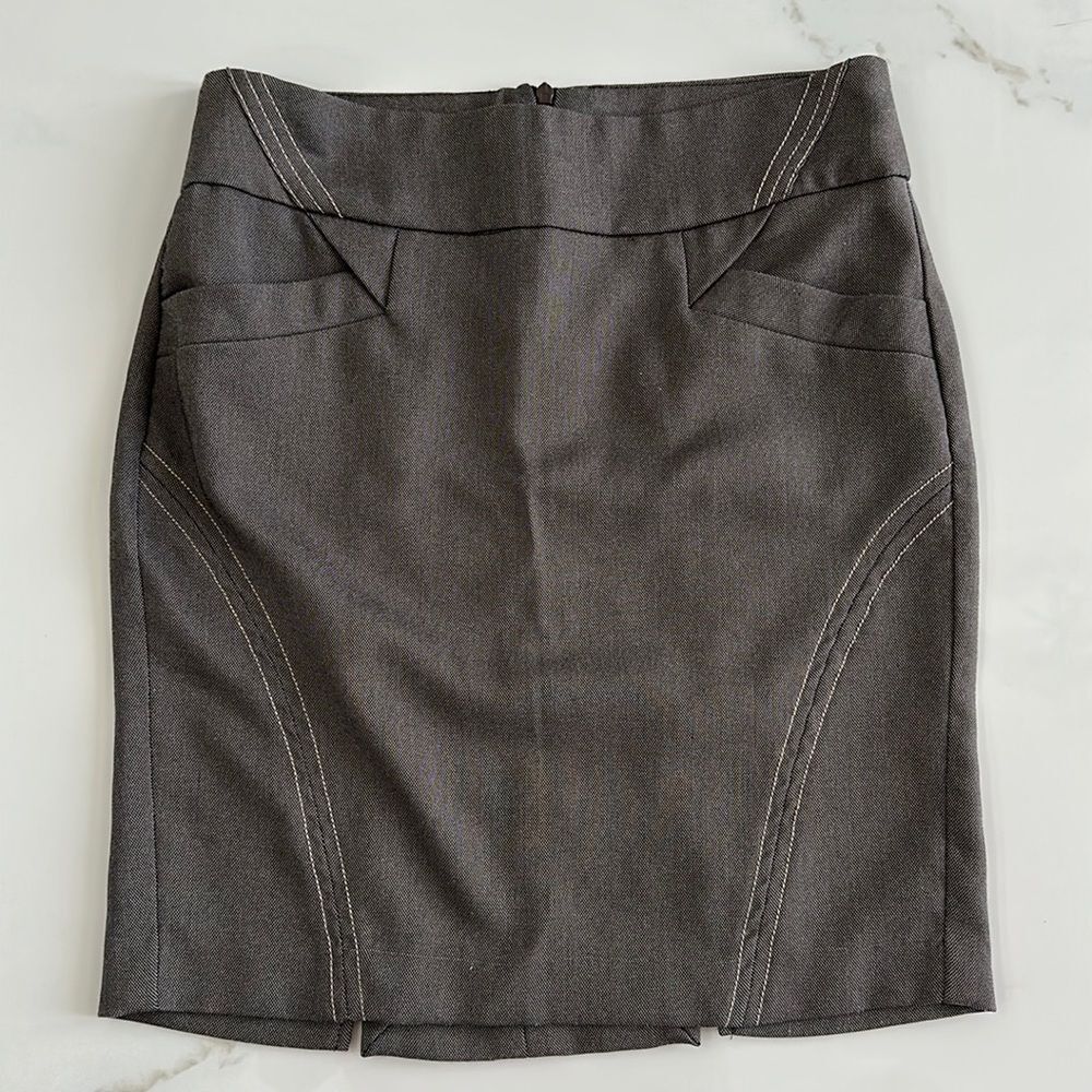 XOXO Brown Pencil Skirt Knee-Length Back Slit Sz 0 HIGT WAIST